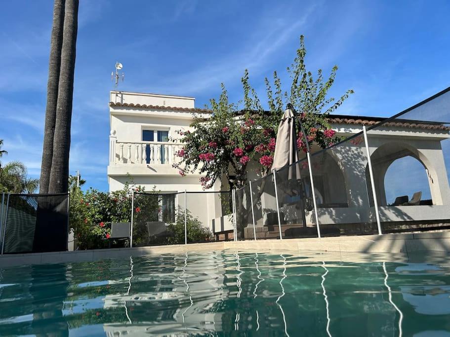Exquisita Villa Frente Al Mar Sagunto Bagian luar foto